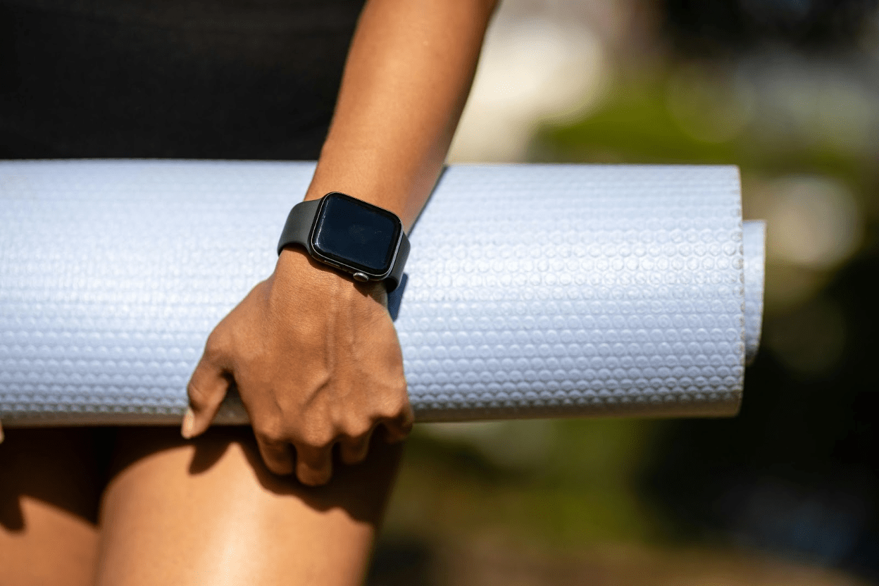 Apple Watch Solo Loop vs Sport Loop: Sizes & Prices Compared