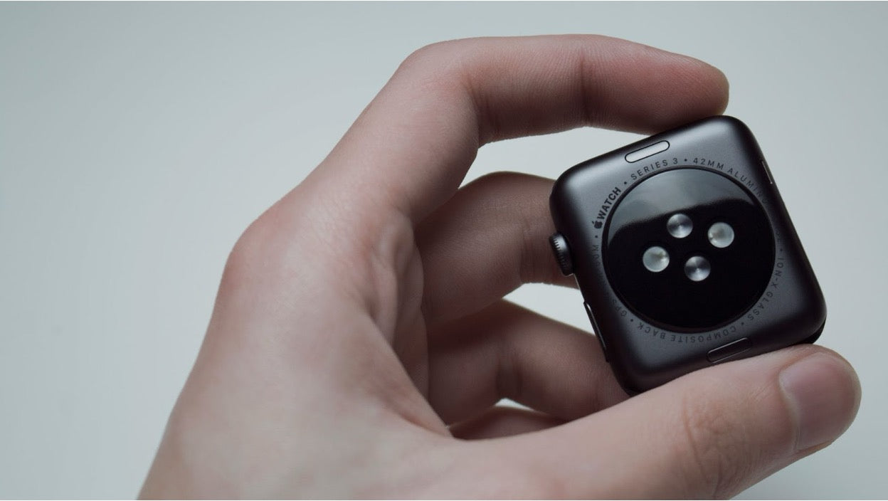Apple Watch Series 10 Titanium vs Aluminum: Weight, Scratch Resistance, Price & Best Option
