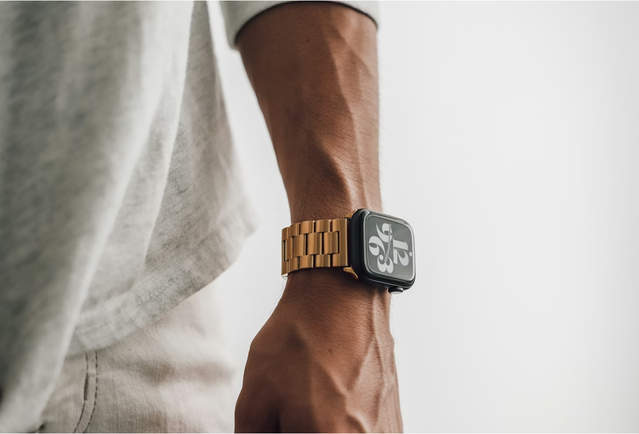 Nomad Titanium Band vs Apple Link Bracelet: Durability, Price & Alternatives