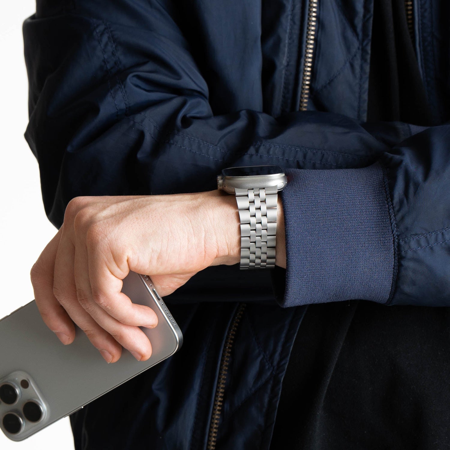 Best Titanium Bands for Apple Watch Ultra 2: Differences, Cost, Pros & Cons