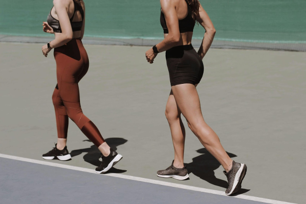 Apple Watch Solo Loop vs Sport Band: Cost, Pros & Cons
