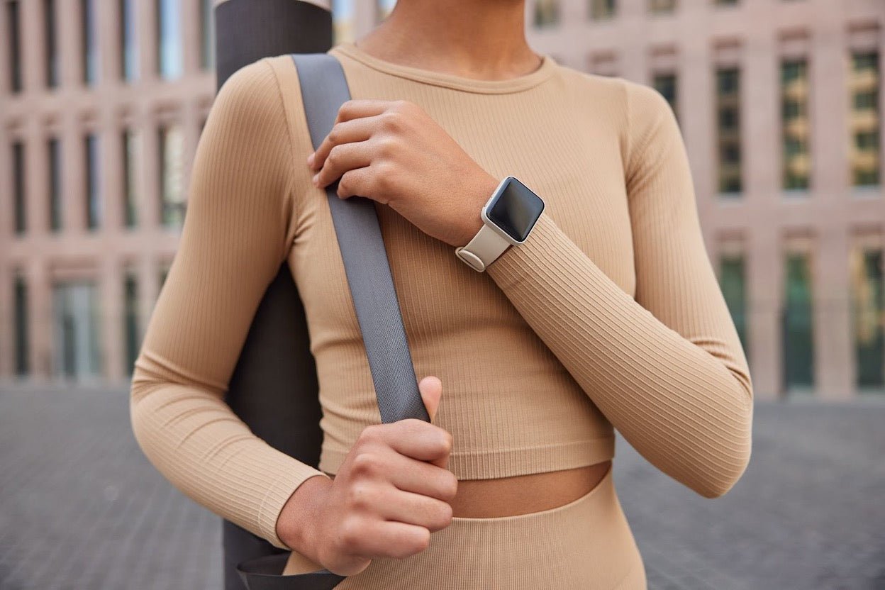 Apple Watch Series 8 Solo Loop vs Sport Band: Sizes, Price, Pros & Cons